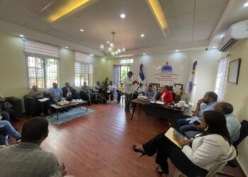 Mesa de seguridad ciudadana se reúne para garantizar protección y tranquilidad de San Cristóbal