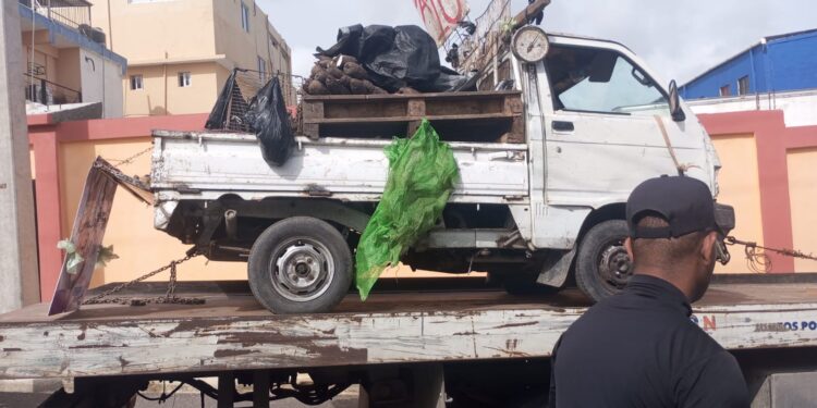 ASDN aclara vendedor intentó agredir a policías municipales durante incidente en avenida Hermanas Mirabal