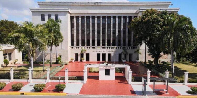 Minerd llama a postulantes del Concurso Docente a que demuestren sus competencias a partir de este jueves