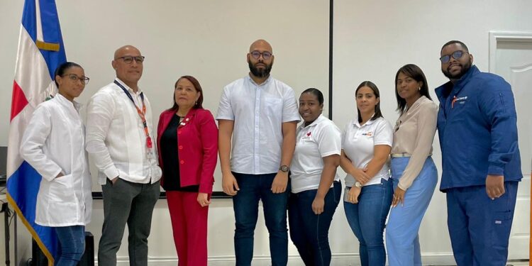 Cruz Roja recolecta sangre en EDESUR Dominicana