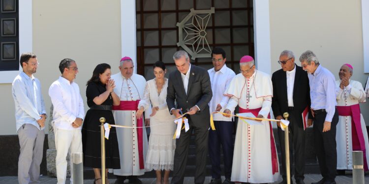 Abinader entrega Museo de la Catedral de Santo Domingo que fortalecerá la oferta turística, cultural y religiosa del centro histórico