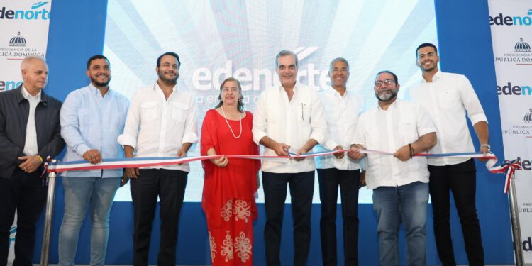 Abinader inaugura obras eléctricas en Jarabacoa que beneficiarán a más de 55 mil familias e inaugura la Plaza del Café