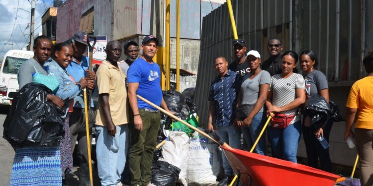Alcaldía de San Cristóbal realiza jornada de limpieza en el Mercado Modelo