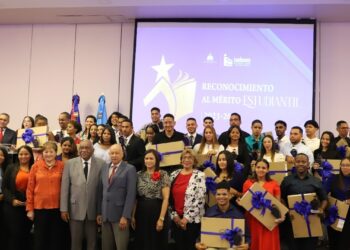 El Inafocam premia a 49 estudiantes de la carrera de Educación por su excelencia académica