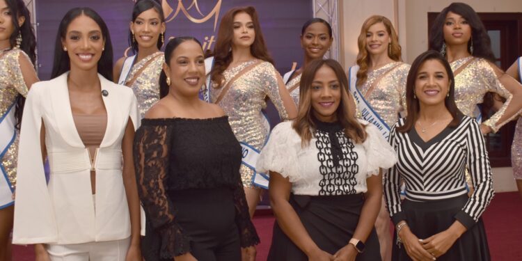 Presentan candidatas de Señorita San Cristóbal 2024