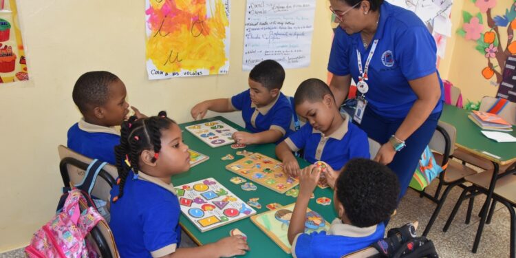 Minerd emite ordenanza que define los lineamientos de la educación inclusiva en el país