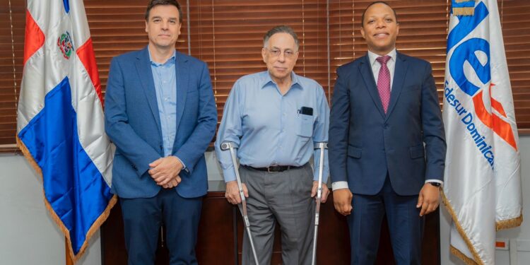 Presidente de CUED Celso Marranzini posesiona a nuevo Gerente General de Edesur Dominicana