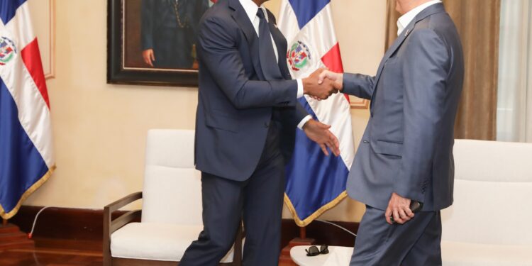 Presidente Abinader recibe en el Palacio Nacional al exbeisbolista Alex Rodríguez