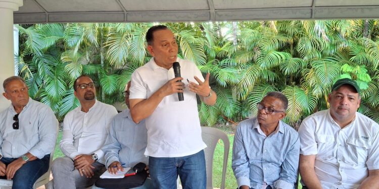 Radhamés Jiménez afirma que en gobierno del PRM todos los servicios básicos han colapsado