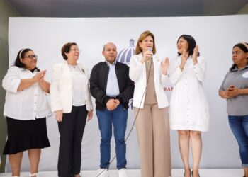 Vicepresidenta inaugura infraestructuras educativas, comunitarias y de gestión energética en el Cibao
