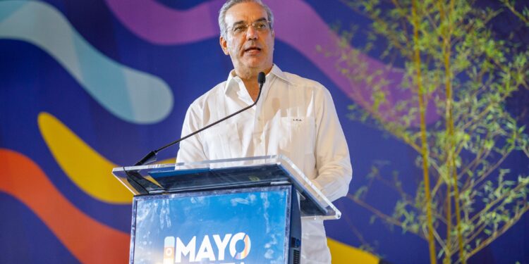 Presidente Abinader dice San Francisco de Macorís es una ciudad pujante que refleja gran dinamismo económico de RD