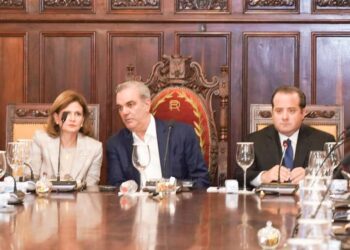 Presidente Abinader y vicepresidenta encabezan Consejo de Ministros y Directores y tratan sobre la ética