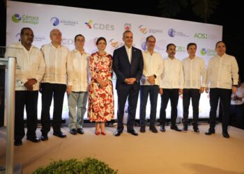 Presidente Luis Abinader reafirma compromiso con el desarrollo de Santiago y el Cibao