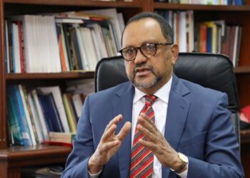 Consultor jurídico revela que cargo de procurador sería inamovible por dos años tras reforma constitucional