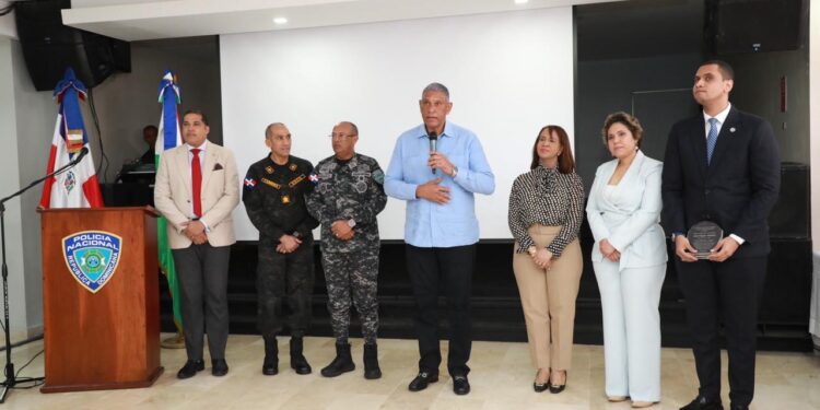 Reconocen los grandes aportes de Vásquez Martínez a favor de seguridad ciudadana y la transformación policial