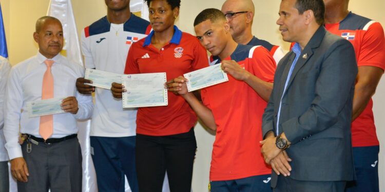 El Gobierno entrega millonarios incentivos a Marileidy, Alcántara y Pinales por sus medallas en los Juegos Olímpicos