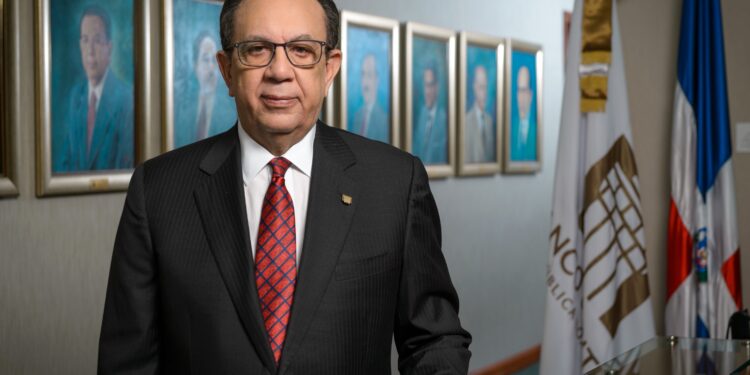 Presidente Luis Abinader Confirma al Gobernador del Banco Central y al Superintendente de Bancos