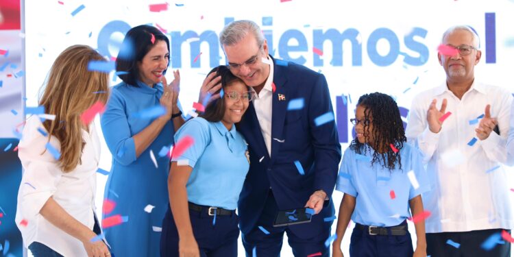 Presidente Abinader llama a sectores de la sociedad a trabajar en un Pacto por la Calidad de la Educación