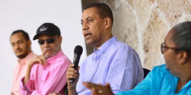 Indotel se compromete a cumplir inserción de personas con discapacidad en la institución