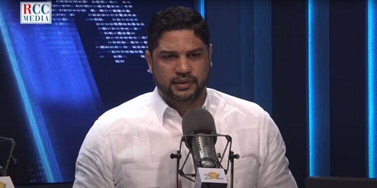 Senador Gustavo Lara reafirma compromiso con preservar recursos naturales