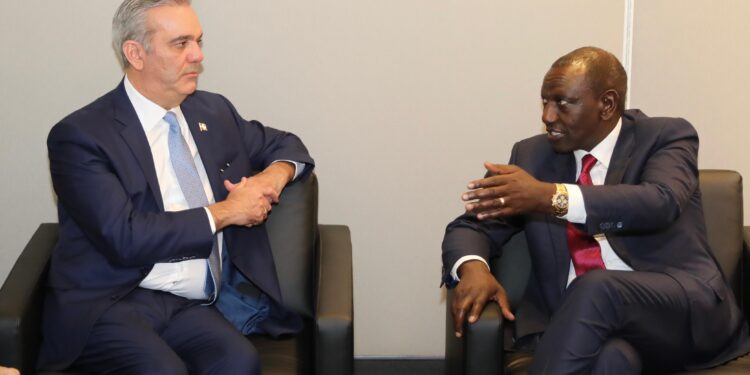 Presidentes de Kenia y RD Sostienen Reunión Bilateral