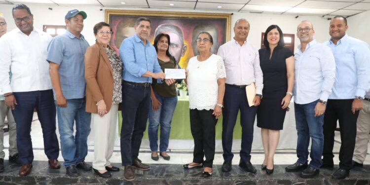 Limber Cruz lleva Ruta de Solidaridad agropecuaria a Hermanas Mirabal