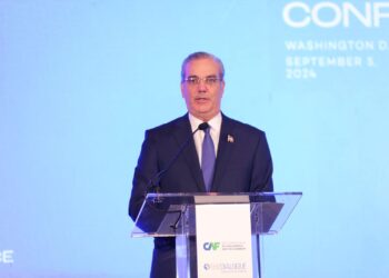 El Presidente Luis Abinader refuerza su compromiso con la democracia y el desarrollo sostenible en la Conferencia Anual de la CAF