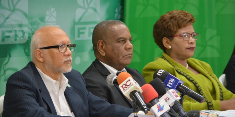 Fuerza del Pueblo insta al Ministerio Público a poner en marcha acciones ante irregularidades en el INTRANT