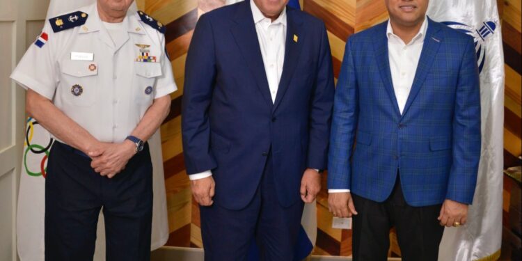 Kelvin Cruz reitera su compromiso de apoyar los Juegos Centroamericanos y del Caribe Santo Domingo 2026