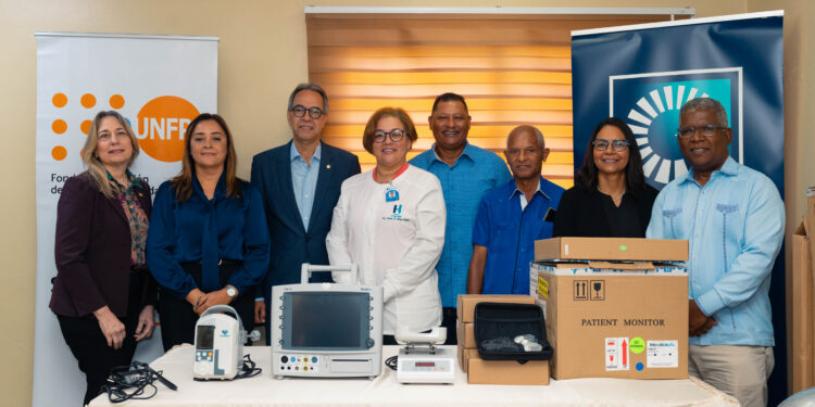 Fundación Popular entrega equipos médicos al hospital de Engombe