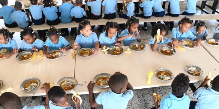INABIE resalta alimentación escolar mantuvo efectividad sobre el 95% durante la primera semana de clases