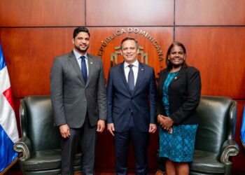 Senador Gustavo Lara Salazar y presidente de la Suprema Corte de Justicia valoran como prioridad, puesta en funcionamiento del Distrito Judicial de Haina