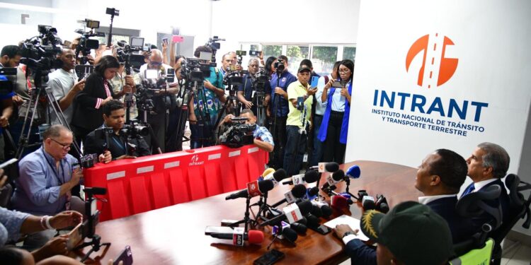 INTRANT toma control del sistema semafórico; rescinde contrato con empresa Transcore Latam