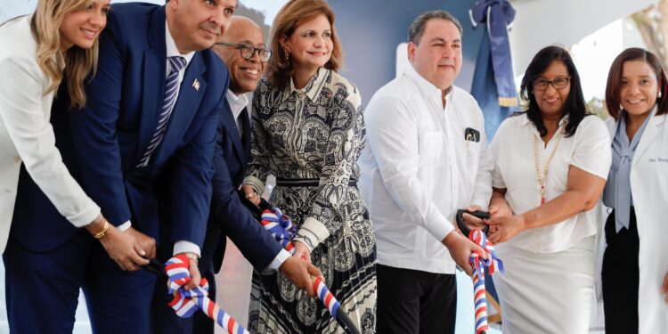 Raquel Peña da inicio a la construcción de nueva unidad de quemados en el Hospital Robert Reid.