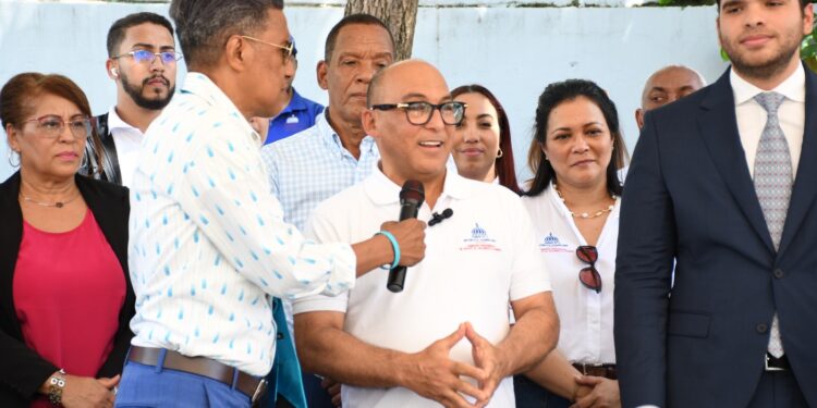 La Comisión Presidencial de Apoyo al Desarrollo Barrial (CPADB), en colaboración con el Plan Social y Comedores Económicos, realiza importantes donaciones a familias necesitadas