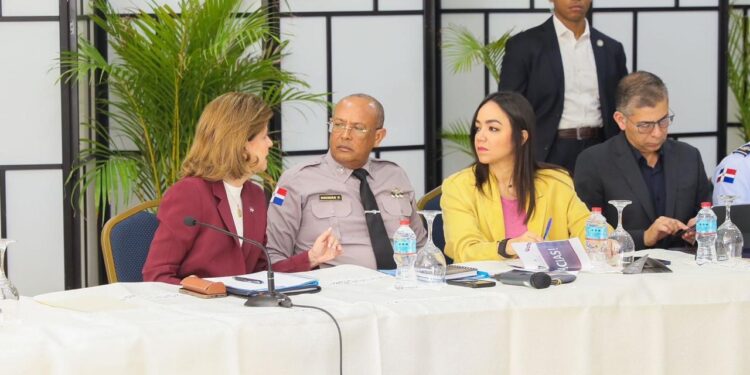 Raquel Peña da seguimiento junto a autoridades al Plan de Seguridad Ciudadana