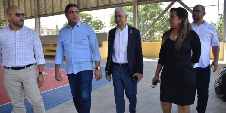 Miderec identifica obras prioritarias a ser reparadas en Sánchez Ramírez