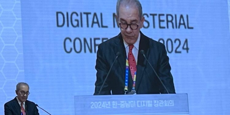 Titular del MESCyT logra impulsar con Corea del Sur un memorando de entendimiento en el ámbito de lo digital, semiconductore, inteligencia artificial y nuevas tecnologías