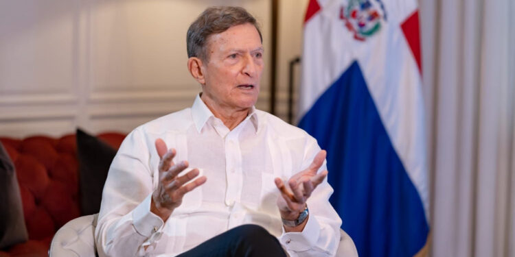 Canciller Roberto Álvarez niega MIREX haya emitido 39 mil visas de turismo para haitianos como afirma Leonel Fernández