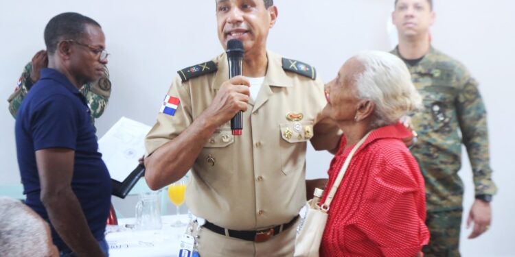 Ministerio de Defensa implementa programa para militares retirados en Azua