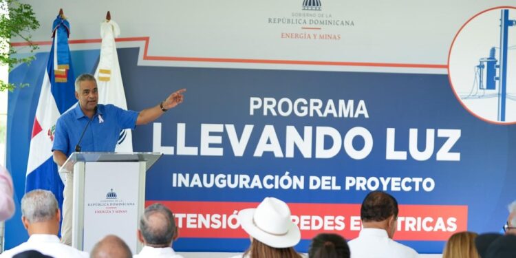 Gobierno lleva electricidad a Sabana Inaje; beneficia a 395 residentes