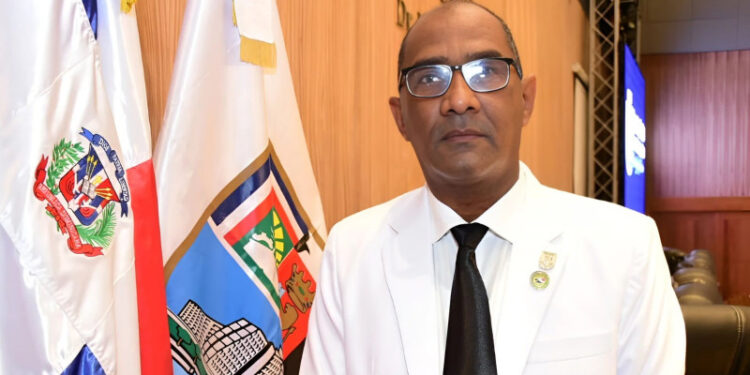 PRM en Santo Domingo Este lamenta fallecimiento del exregidor Abel Matos&nbsp;Adán Peguero sobre muerte de Matos: «La familia perremeísta pierde a un gran dirigente, leal y solidario».&nbsp;&nbsp;Santo Domingo Este.-&nbsp;La dirección&nbsp; municipal del Partido Revolucionario Moderno (PRM) en Santo Domingo Este, lamentó este miércoles el fallecimiento del exregidor y prominente dirigente de esa organización política, Abel Elías Matos.&nbsp;El suceso se registró en el interior de su residencia, en el sector Los Mina Viejo y falleció mientras recibía&nbsp; atenciones médicas en un centro de salud, generando consternación en la comunidad política y entre sus allegados.&nbsp;Adán Peguero, presidente municipal del PRM manifestó que con la muerte inesperada de Abel Elías Matos el partido oficialista, Santo Domingo Este y el país pierde «a un hombre de grandes cualidades».&nbsp;Explicó que Matos fue un dirigente fundador del PRM, que dedicó gran parte de su vida en defensa de la democracia dominicana, lo cual lo hacia solo por pasión y compromiso con su patria.&nbsp;“Abel Matos fue un hombre de consideraciones para nosotros trascendentales&nbsp; muy importantes,&nbsp; la familia perremeísta pierde un grande de sus miembros, un defensor de la municipalidad y su municipio a carta cabal por lo que entendemos es una perdida irreparable no tan solo para su familia, sino que para el PRM y el municipio Santo Domingo Este” acotó.&nbsp;Añadió que su legado perdurará para siempre por su hoja de servicio limpia transparente y apegada siempre a los mejores principios.&nbsp;El PRM ha resaltado el legado de Matos en la comunidad y su dedicación a mejorar las condiciones de vida en Santo Domingo Este. En un comunicado, el partido expresó su tristeza ante esta pérdida y envió sus condolencias a la familia y amigos del exregidor en estos momentos difíciles.