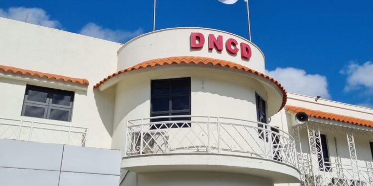 DNCD IMPONE SANCIONES DISCIPLINARIAS A AGENTE POR MALTRATO VERBAL A CIUDADANA EN SFM