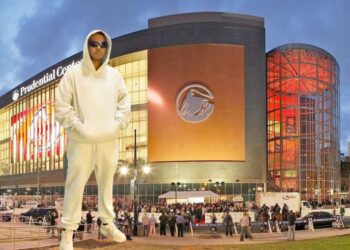 Santiago Matías “Alofoke” Une a los Dominicanos y Latinos en el Prudential Center en una Noche Histórica para la Música Latina