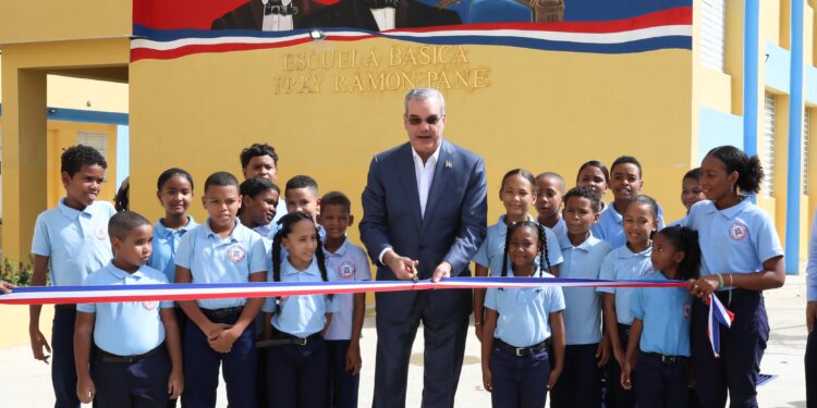 Presidente Abinader inaugura Escuela Primaria en Los Jardines para beneficio de 1,890 estudiantes; y un Centro de Desarrollo Integral de la Mujer en SDN