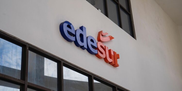 Edesur informa avería en línea de transmisión a 69 kV Palamara – Madre Vieja origina interrupción del servicio de electricidad en San Cristóbal