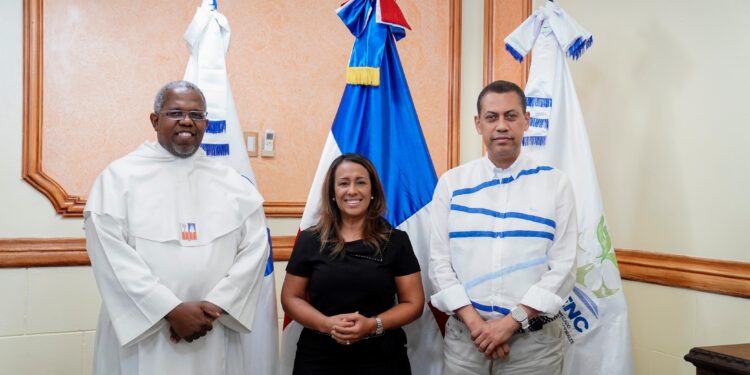 Presidente del INDOTEL colaborará con la modernización tecnológica del Instituto Especializado de Estudios Penitenciarios