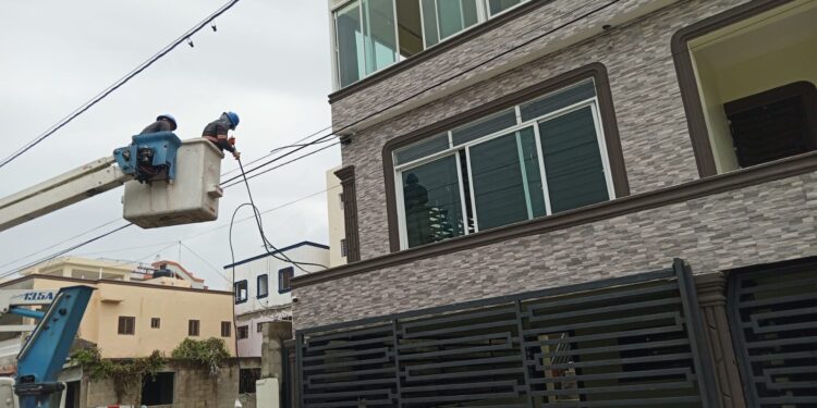 Edesur desmantela conexiones ilegales en plazas comerciales, discotecas, drink y otros establecimientos