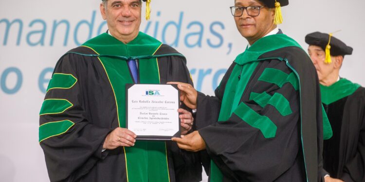 Presidente Abinader recibe Honoris Causa de la Universidad ISA por su liderazgo visionario e impulso de inicitivas en favor de la educacion y sector productivo del país