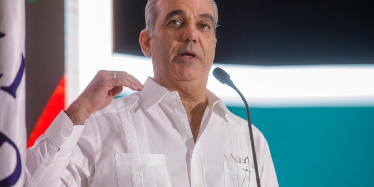 Presidente Abinader reitera apoyo a gobiernos locales; dice entregarán más obras y resultados positivos a comunidades de todo el país